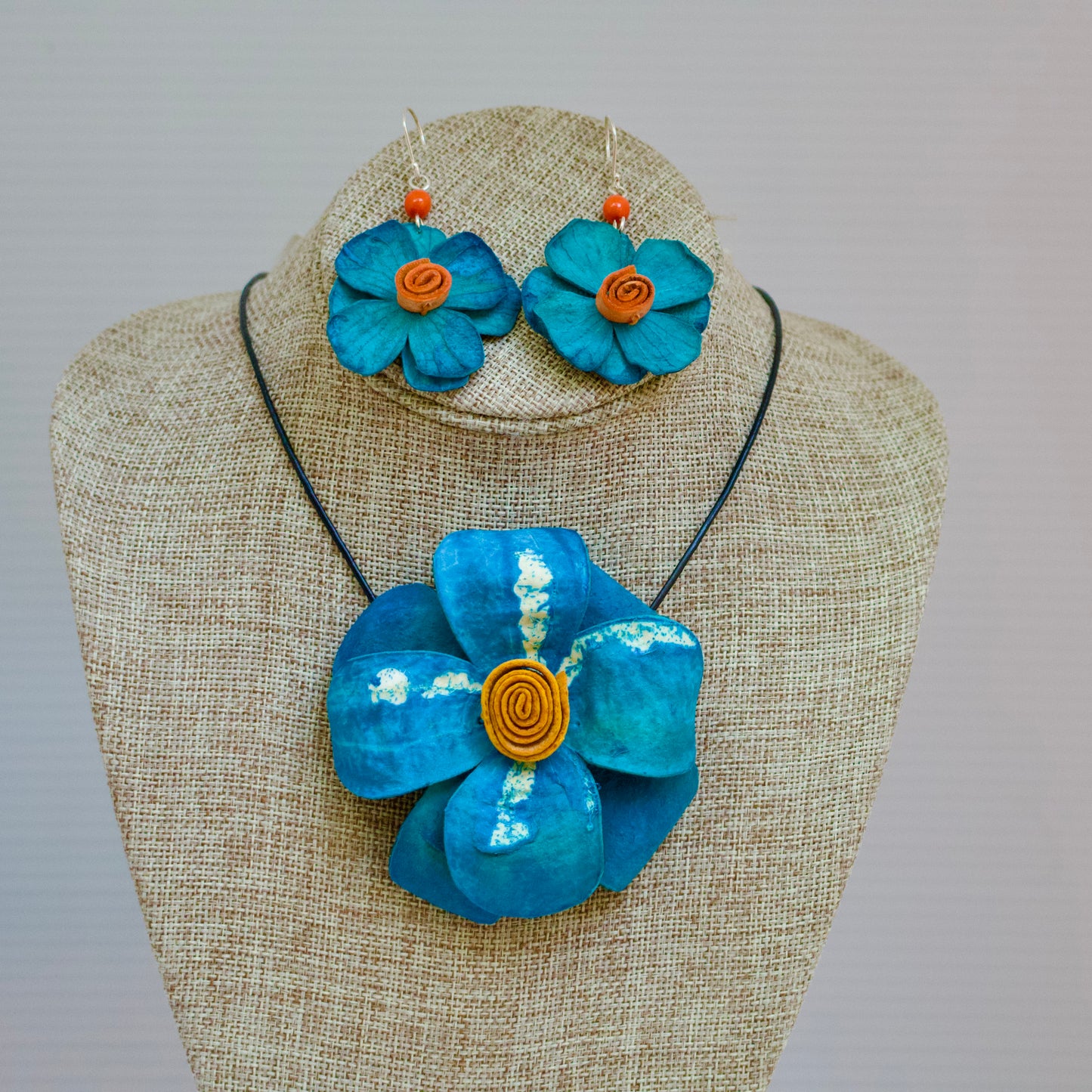 Kuri - Set of Lime Peels Earrings and Necklace