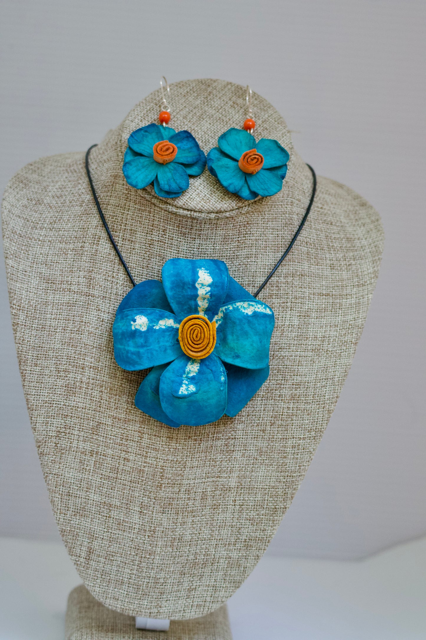 Kuri - Set of Lime Peels Earrings and Necklace