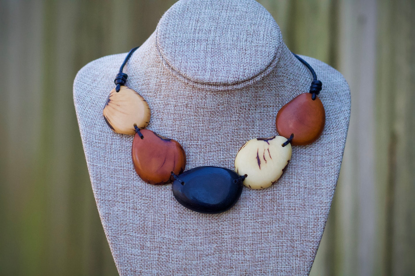 Chira - Tagua Seed Necklace / Mixed Colors