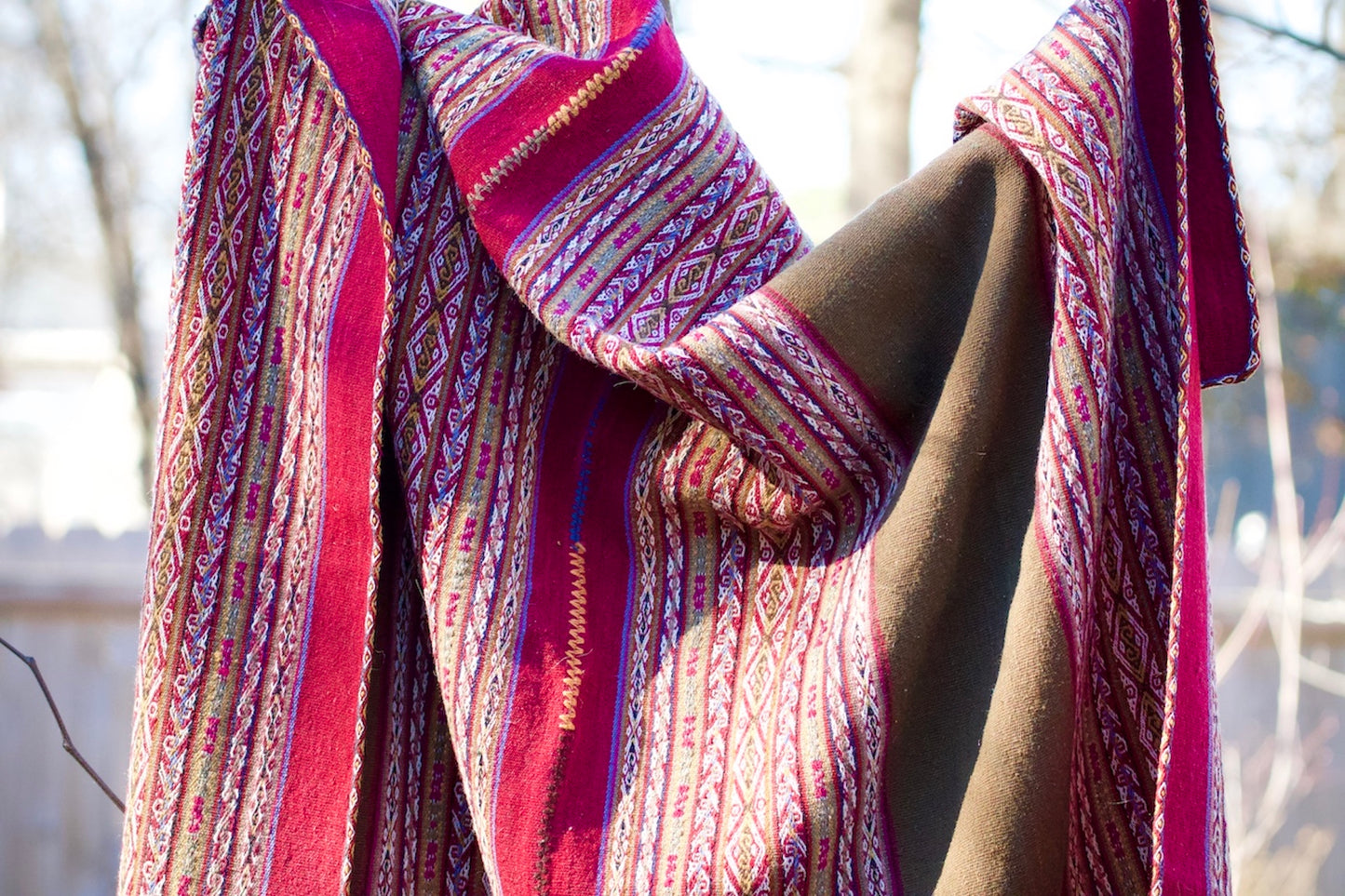Blanket (Lliqlla in Quechua) made of 100% Andean sheep wool, artisan hand woven