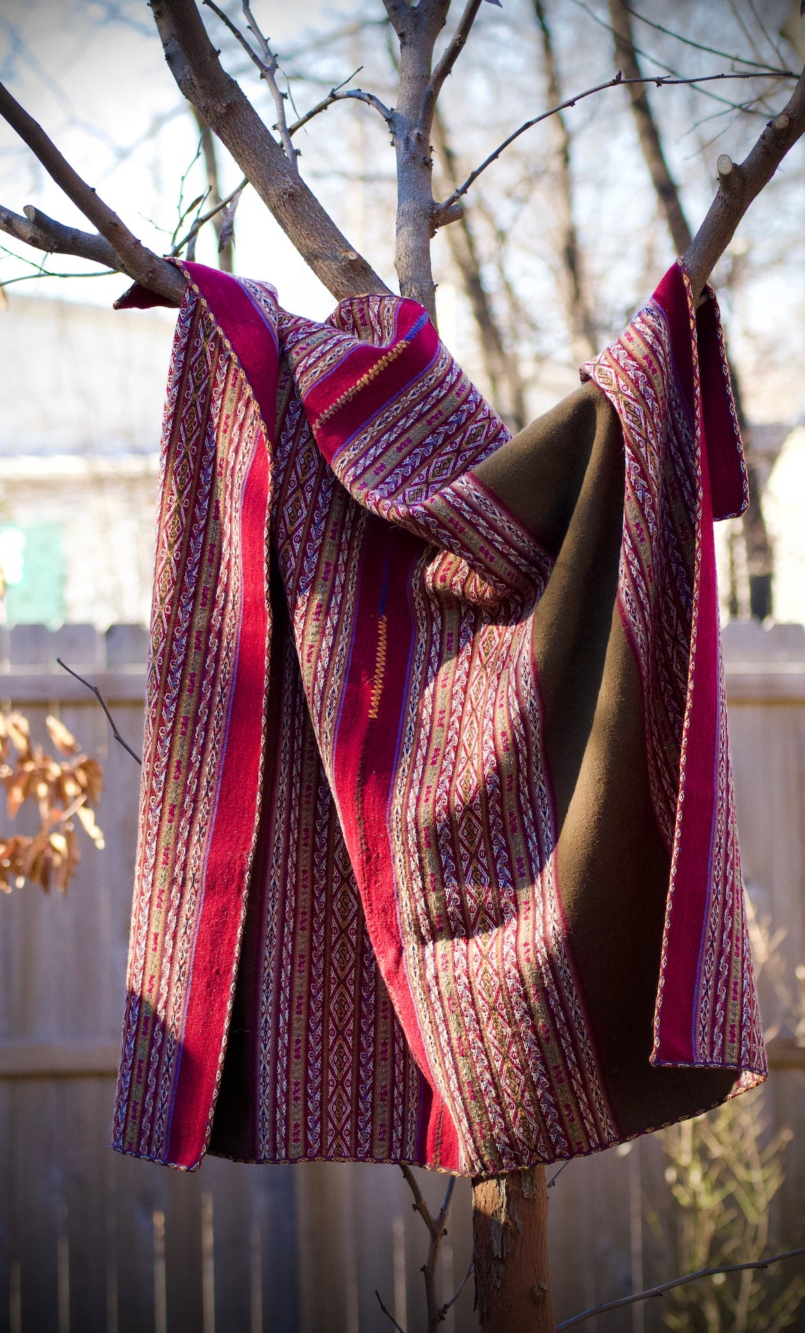 Blanket (Lliqlla in Quechua) made of 100% Andean sheep wool, artisan hand woven