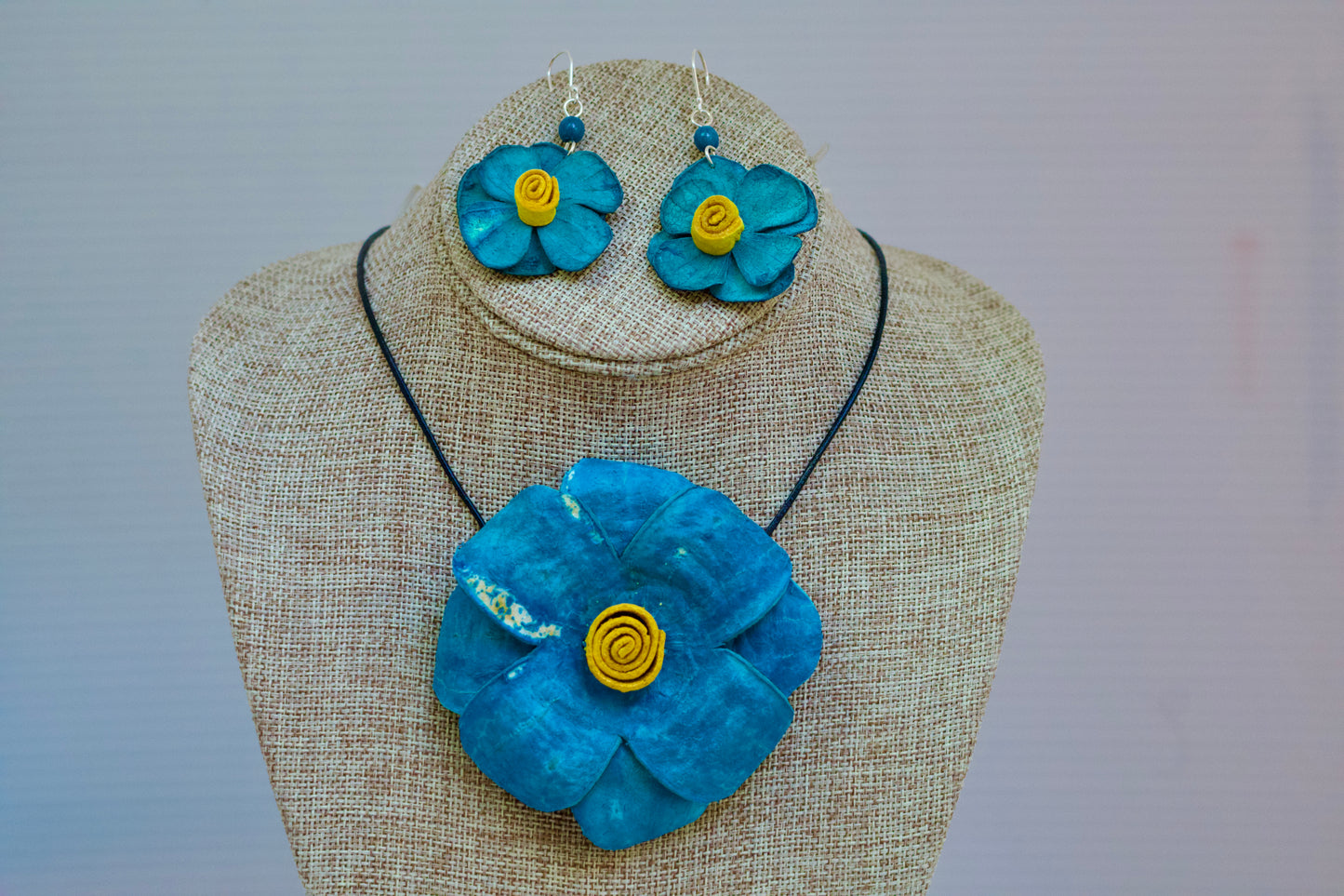 Kuri - Set of Lime Peels Earrings and Necklace