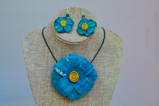 Kuri - Set of Lime Peels Earrings and Necklace