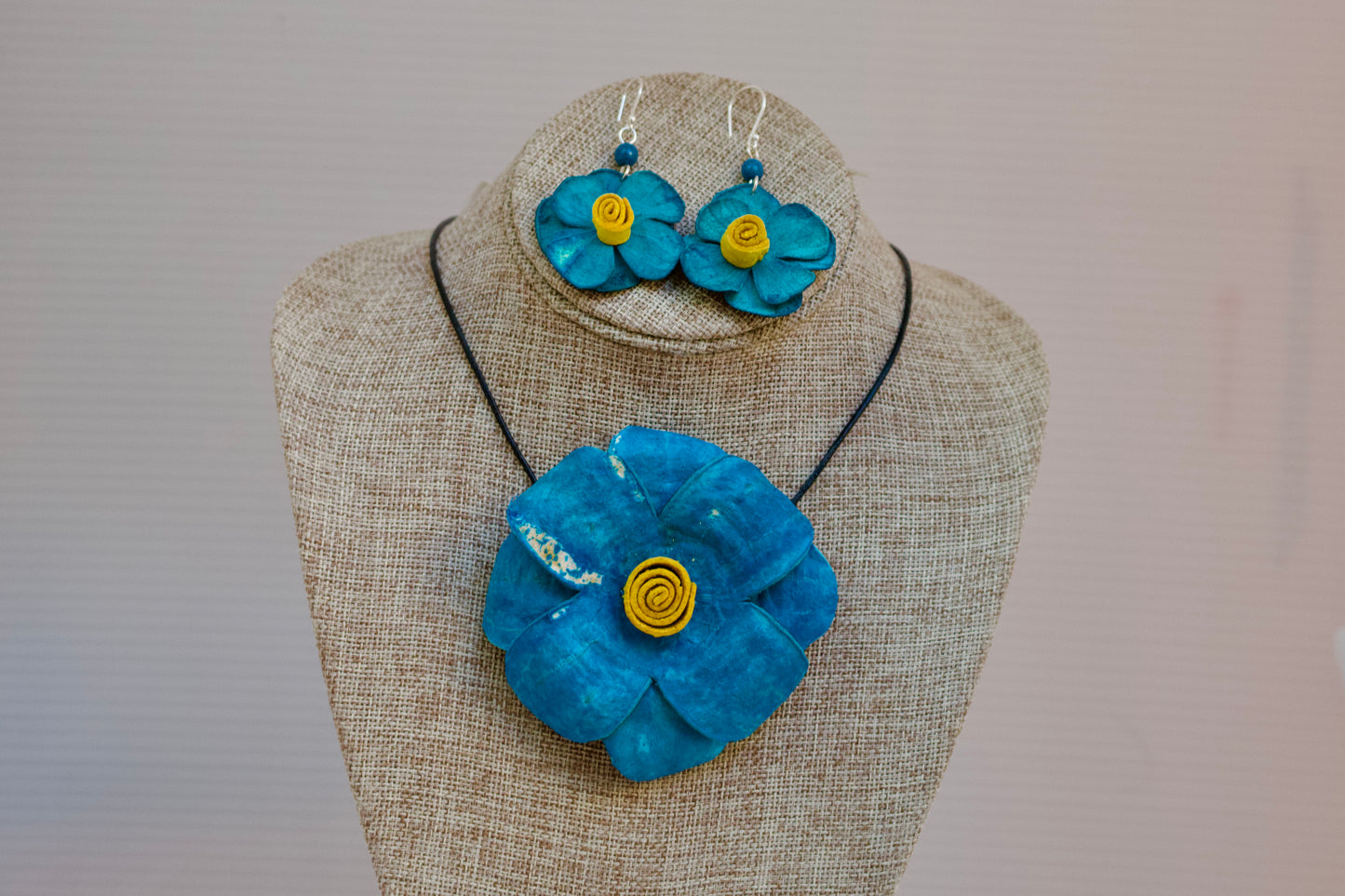 Kuri - Set of Lime Peels Earrings and Necklace