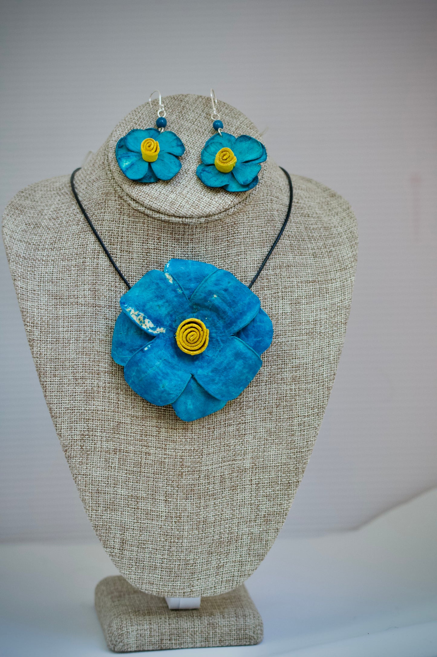 Kuri - Set of Lime Peels Earrings and Necklace