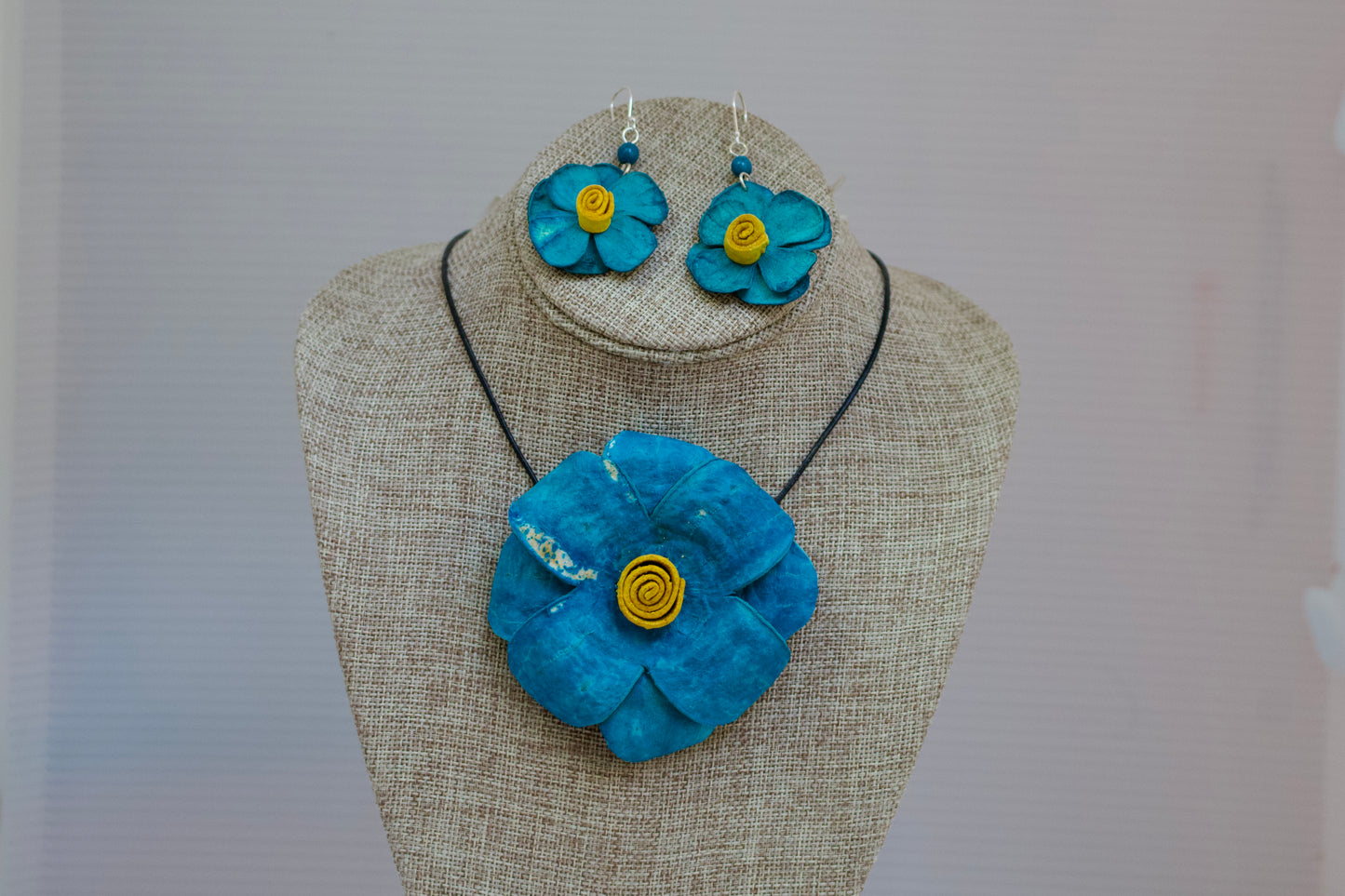 Kuri - Set of Lime Peels Earrings and Necklace